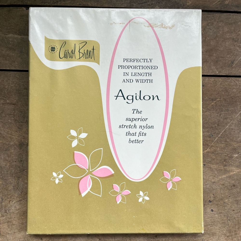 VINTAGE NOS CAROL BRENT AGILON NYLON HOSE SIZE MEDIUM SAND COLOR